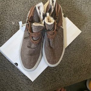 Blowfish size 9 zip up ankle boots